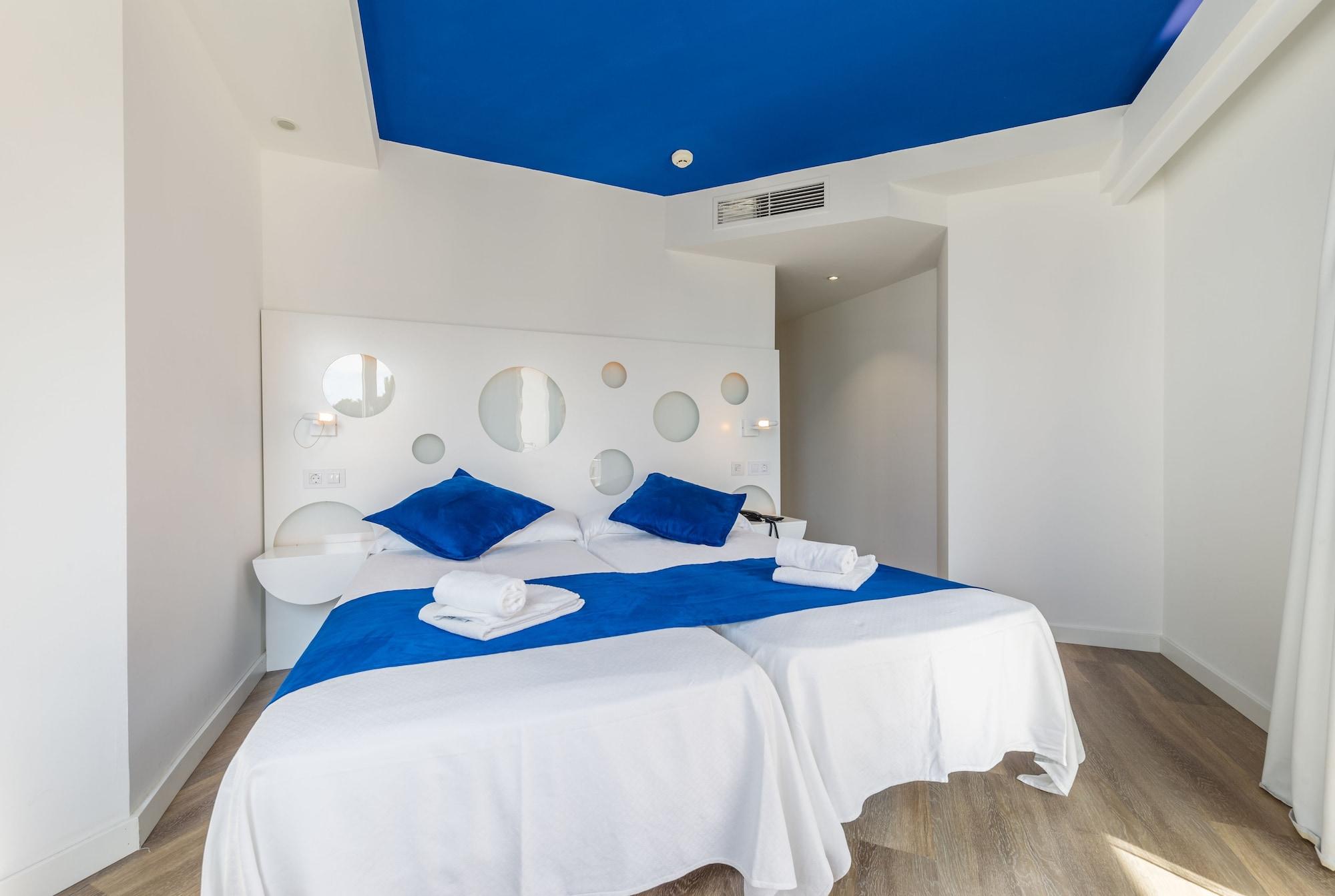 Hotel Triton
